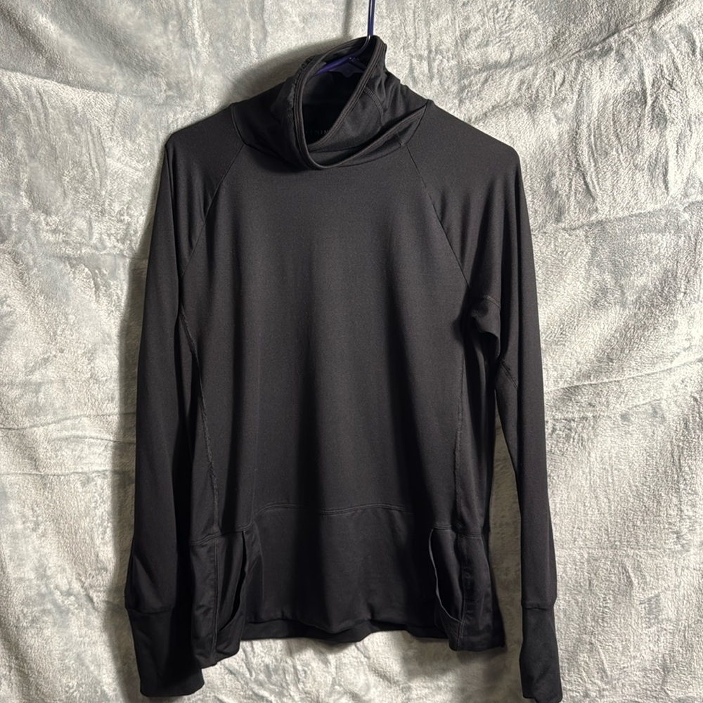 Nine West active pullover top athletic shirt black size Medium thumb hole pocket